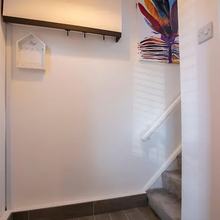 בית נופש Beautiful 3 Bedroom House Close To The Sea *