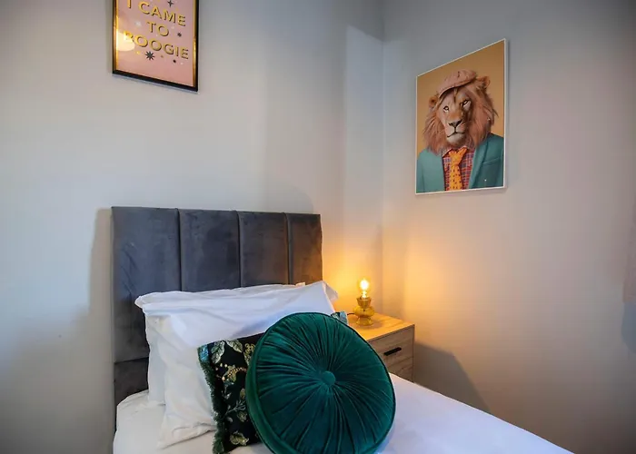 Beautiful 3 Bedroom House Close To The Sea Feriehus *