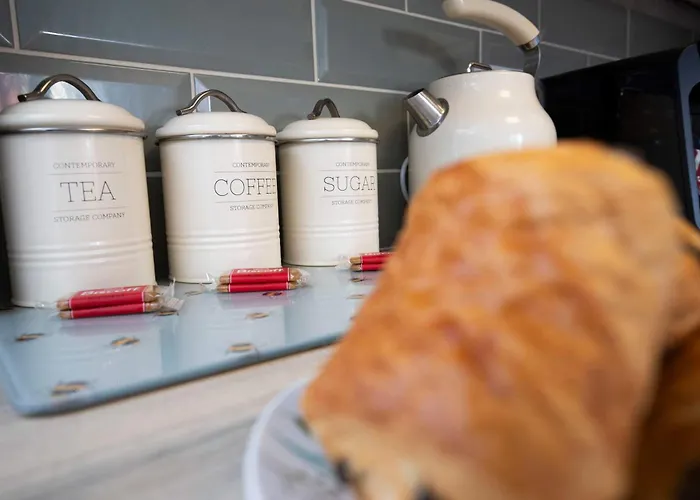 Feriehus Beautiful 3 Bedroom House Close To The Sea *