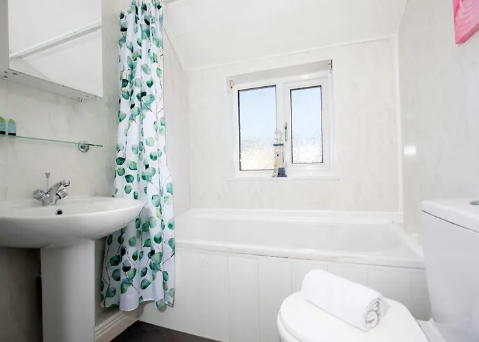 Beautiful 3 Bedroom House Close To The Sea *