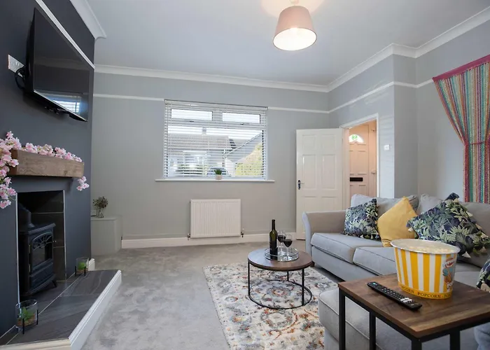 Beautiful 3 Bedroom House Close To The Sea